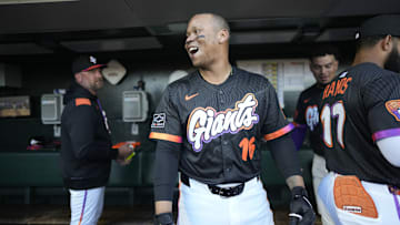 Devers ya viste el uniforme de los Gigantes 