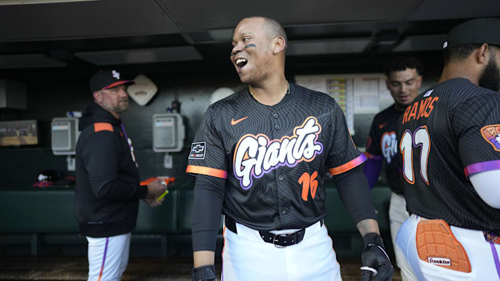 Devers ya viste el uniforme de los Gigantes 