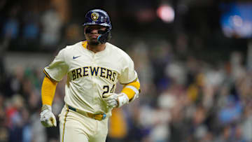 Arizona Diamondbacks v Milwaukee Brewers