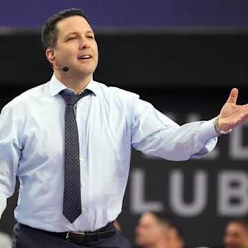 Adam Schefter will be calling some golf this week for ESPN. 