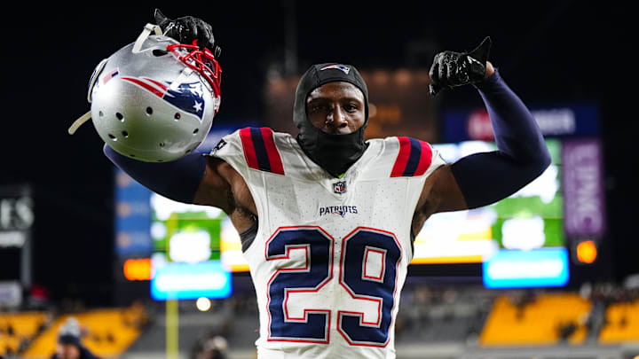 New England Patriots cornerback J.C. Jackson (29)