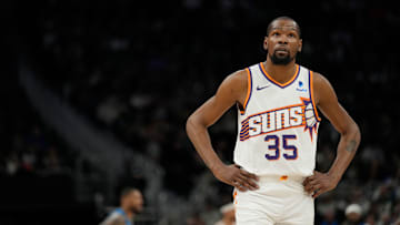 Phoenix Suns v Milwaukee Bucks