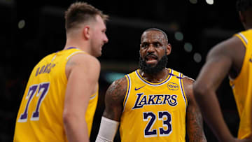 Golden State Warriors v Los Angeles Lakers