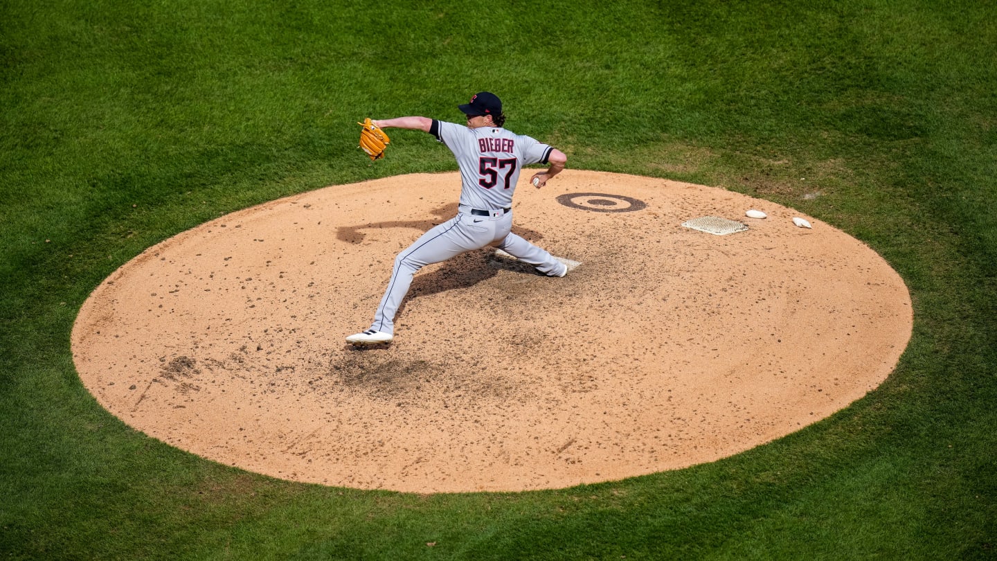 Mariners sign ace Luis Castillo to five-year, $108 million extension