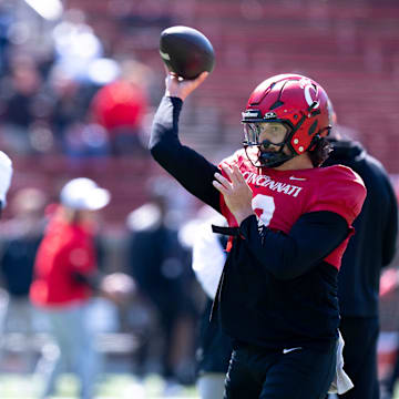 Cincinnati Bearcats quarterback Brendan Sorsby (2) throws a pass during the Cincinnati Bearcats football spring practice at Nippert Stadium on Saturday, April 12, 2025.