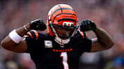Cincinnati Bengals wide receiver Ja'Marr Chase (1) flexes after making a first down catch in the red zone in the second quarter of the NFL football game between Chicago Bears and Cincinnati Bengals at Paycor Stadium in Cincinnati on Nov. 2, 2025.