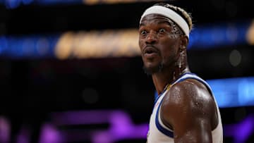Golden State Warriors v Los Angeles Lakers