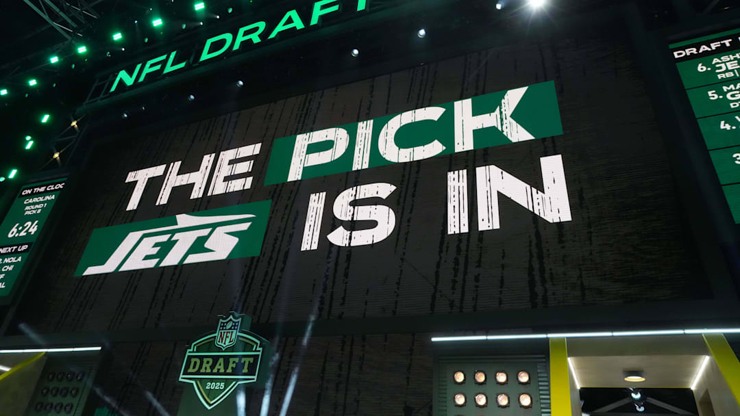 Apr 24, 2025; Green Bay, WI, USA; The New York Jets logo is projected on the video board during the NFL Draft at Lambeau Field. Mandatory Credit: Kirby Lee-Imagn Images