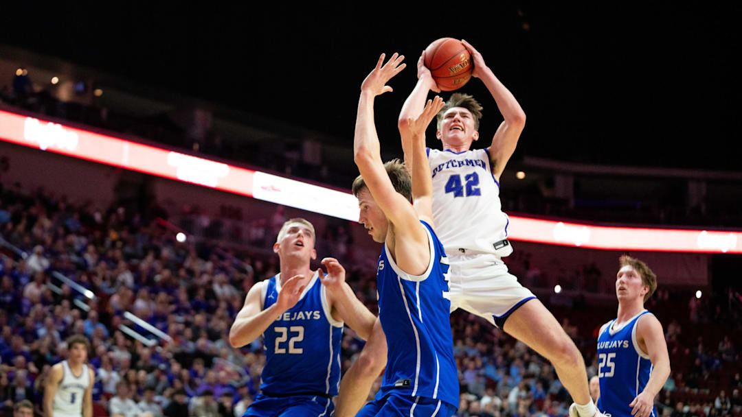 MOC-Floyd Valley's Jesse Van Kalsbeek shoots the ball over his defender, Bondurant Farrar's Tanner Berggren, Tuesday, March 5, 2024, at Wells Fargo Arena.
