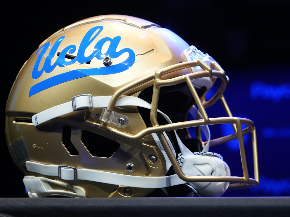web限定アイテム for Shining QB UCLA Bruins Field and Track シャツ