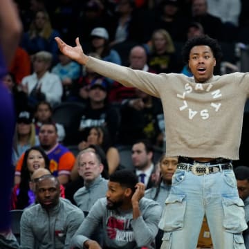 Raptors forward Scottie Barnes argues with an official during a game against the Suns at the Footprint Center.