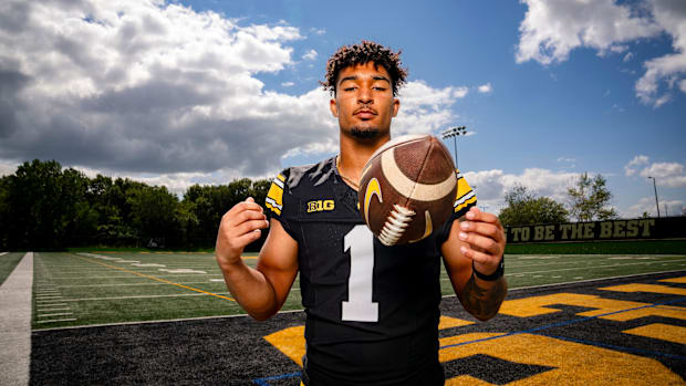 Defensive Back Xavier Nwankpa 