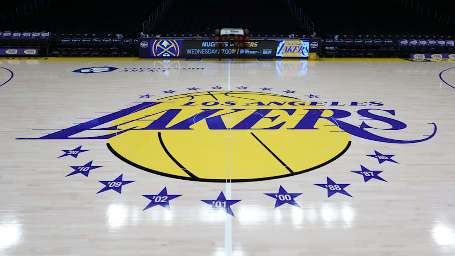 The Lakers are being sold at a valuation of $10 billion | Kirby Lee-Imagn Images
