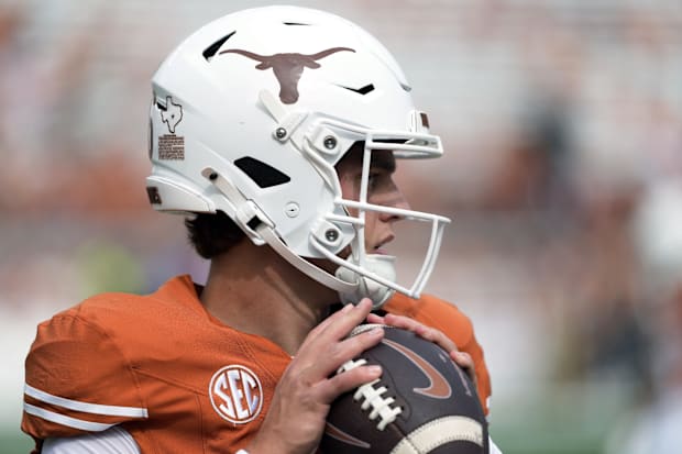 Texas Longhorns quarterback Arch Manning