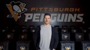 Sidney Crosby congratulates Alex Ovechkin on surpassing Wayne Gretzky to become the NHL's all-time leader in goals scored. 