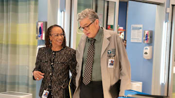 CHICAGO MED -- "We All Fall Down" Episode 1101 -- Pictured: (l-r) S. Epatha Merkerson as Sharon Goodwin, Oliver Platt as Dr. Daniel Charles -- (Photo by: Elizabeth Sisson/NBC)