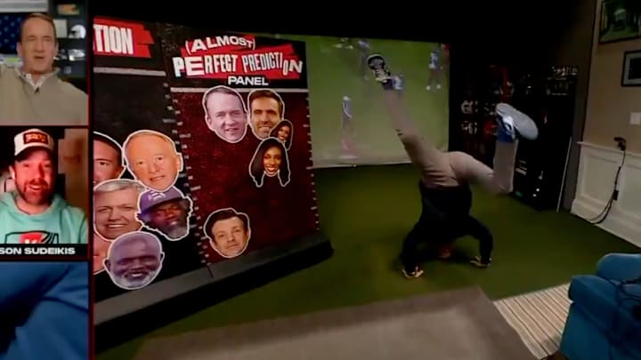 Eli Manning nailed this celebration. Eli Manning nailed this celebration.