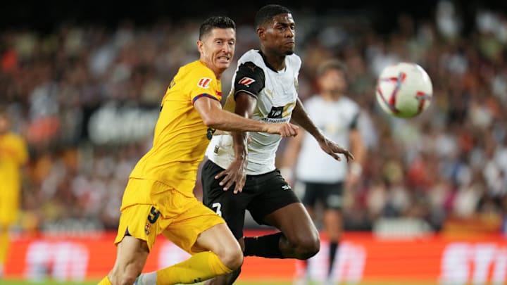Cristhian Mosquera, Robert Lewandowski