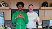 Class of 2027 Arbor View (Nevada) wide receiver Damani Warren poses with Dan Lanning during a visit to Oregon