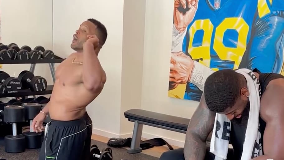 Aaron Donald works out while Jared Verse tries to catch his breath. | aarondonald99 / Instagra
