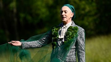 THE TRAITORS -- "I Will Bury You Under The Sand" Episode 304 -- Pictured: Alan Cumming -- (Photo by: Euan Cherry/Peacock)