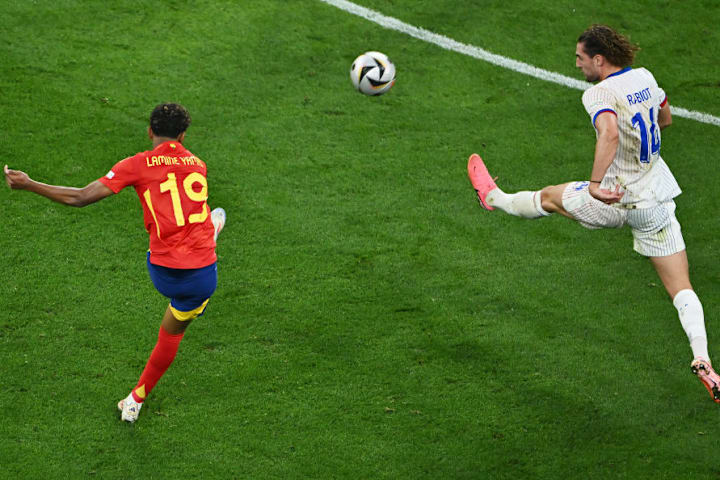 Lamine Yamal, Adrien Rabiot