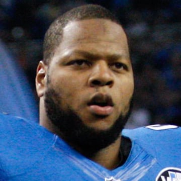 Detroit Lions defensive tackle Ndamukong Suh (90).