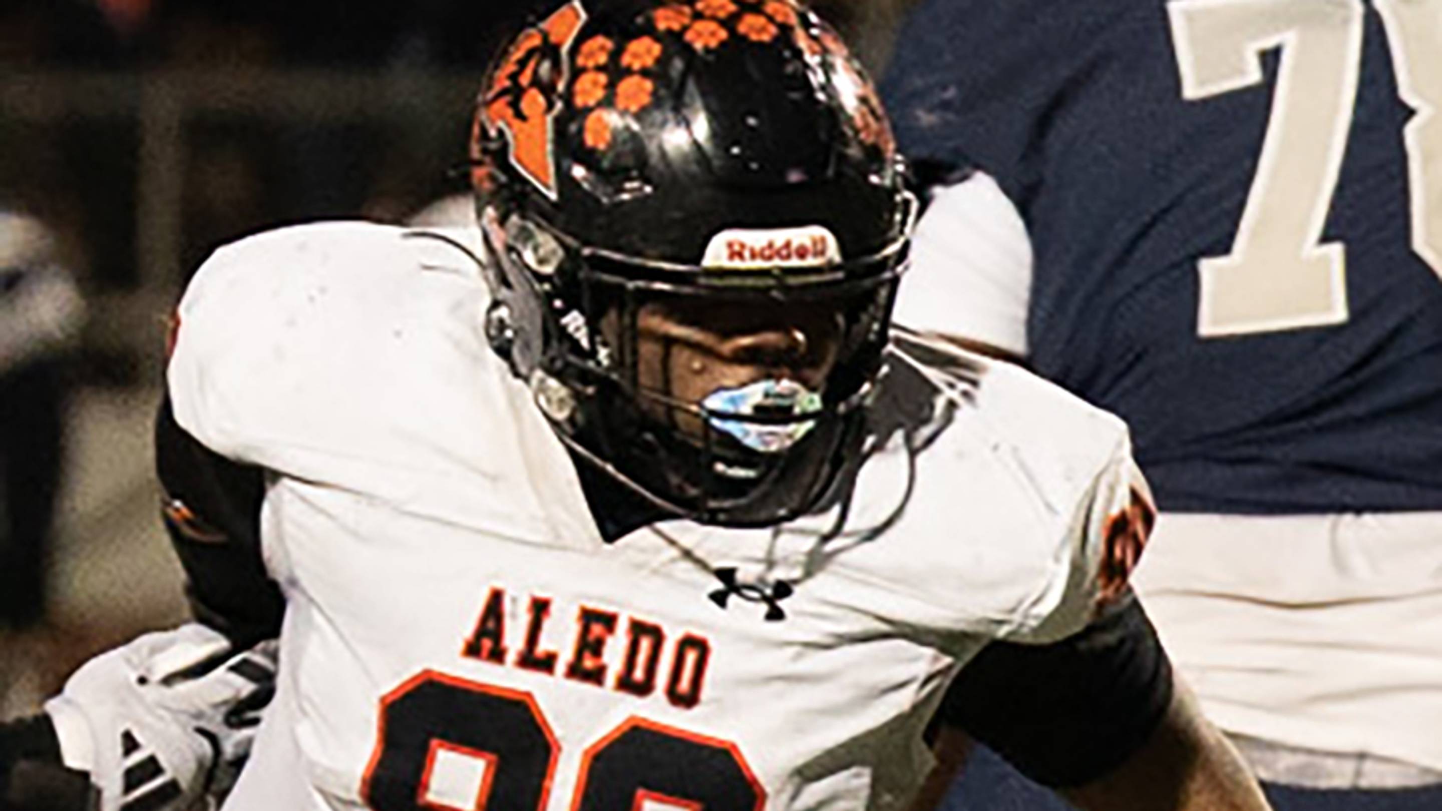 Aledo's Tymon Meeks has committed to Oregon State, after fielding 25 D1 offers.