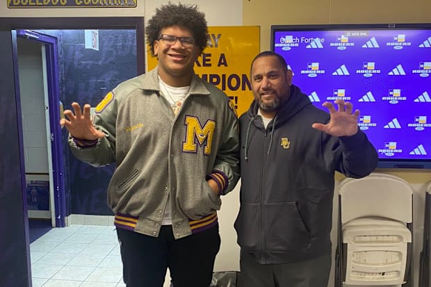 Pulelei'ite Primus recently met with Baylor's Inoke Breckterfield, former UW defensive-line coach. 