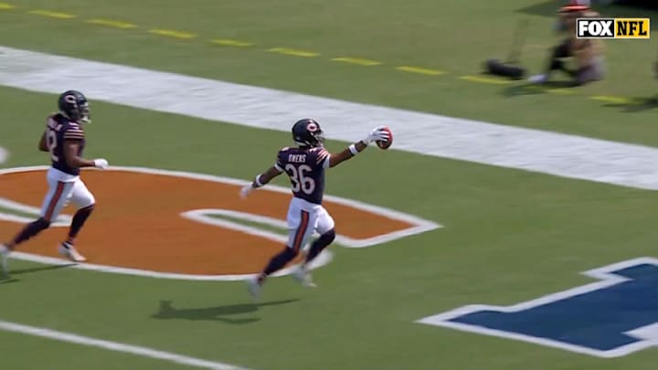 Jonathan Owens returned a blocked punt for a TD in the Bears' season opener vs. the Titans. 