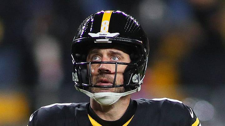 Pittsburgh Steelers quarterback Aaron Rodgers 