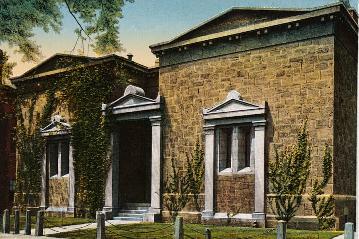 Postcard of Skull and Bones Society Building
