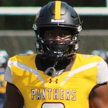 St. Frances five-star edge rusher Zion Elee is committed to the University of Maryland.