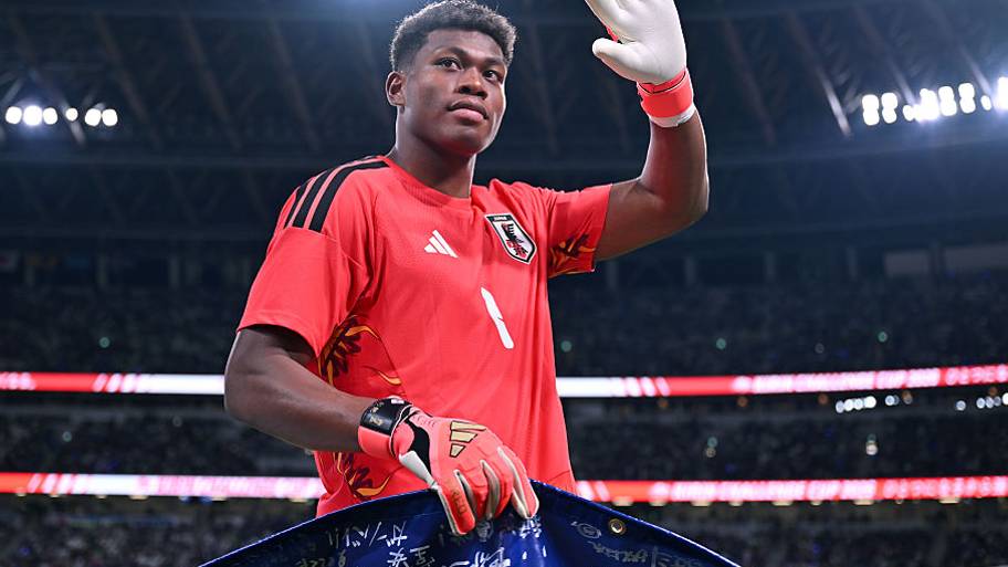 Zion Suzuki