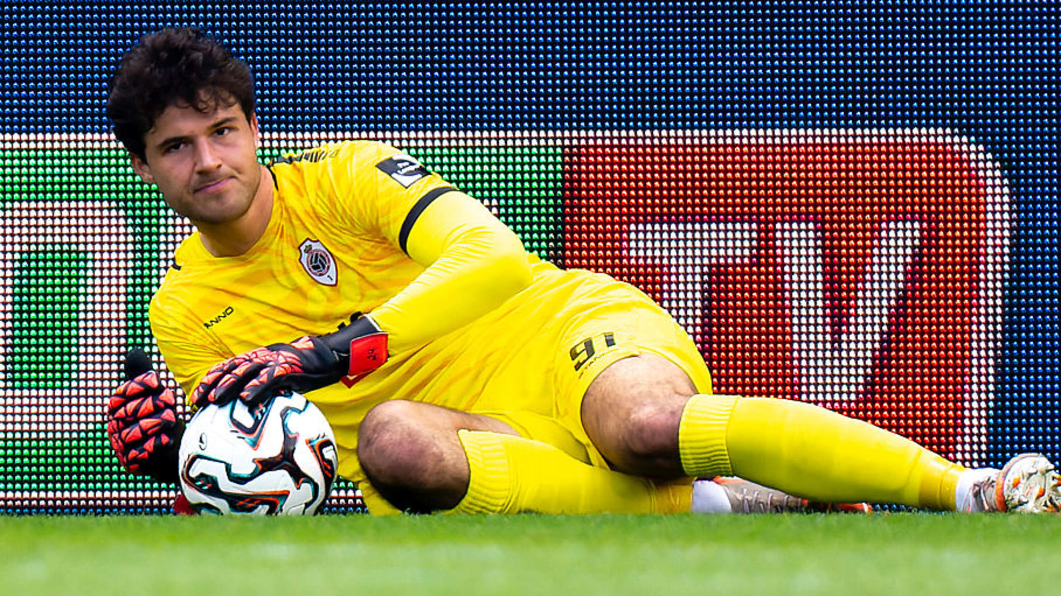 Senne Lammens reveals reason for joining Manchester United over Premier League rivals Aston Villa 