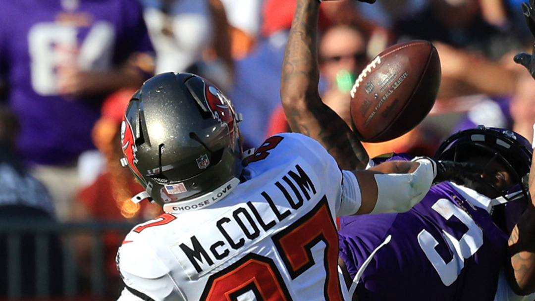 Tampa Bay Buccaneers cornerback Zyon McCollum (27) breaks up a pass intended for Minnesota Vikings 