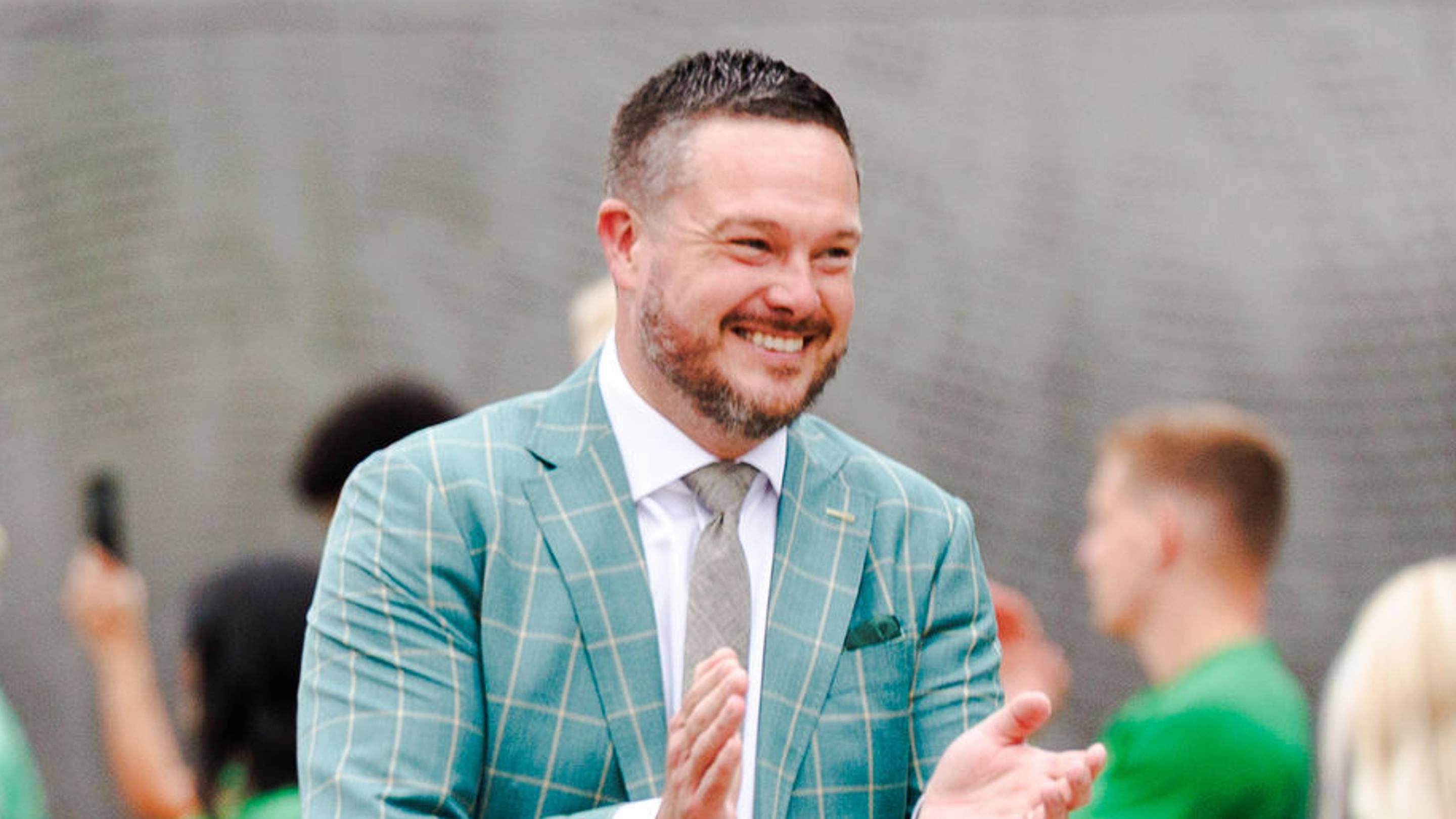 Oregon Football Indoor Facility Construction Reaches Eye-Catching Stage