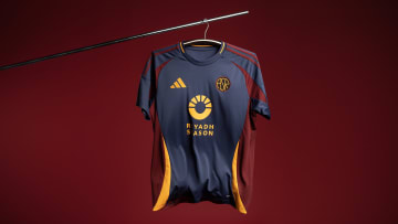Il third kit dell'AS Roma per la stagione 2024/25