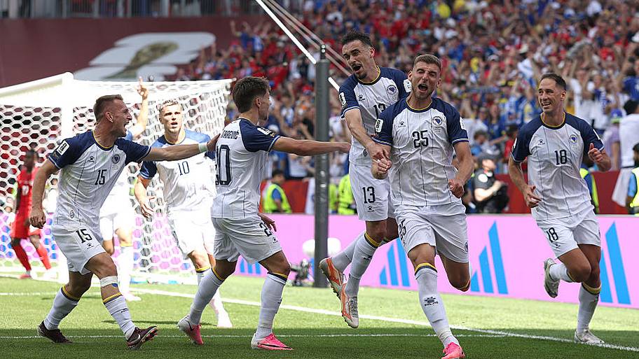 Bosnia players celebratin