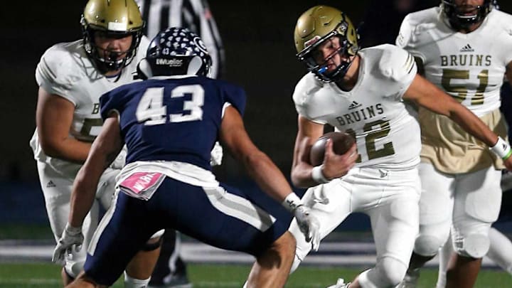 Brandon Cobb (12) will try to lead Pulaski Academy past Fayetteville in Round 2 of the Arkansas high school football playoffs.