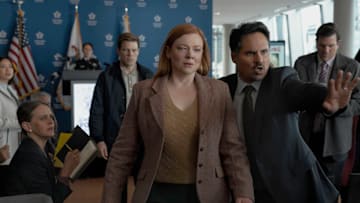 ALL HER FAULT -- Episode 102 -- Pictured: (l-r) Jake Lacy as Peter, Sarah Snook as Marissa, Michael Peña as Detective Alcaras 