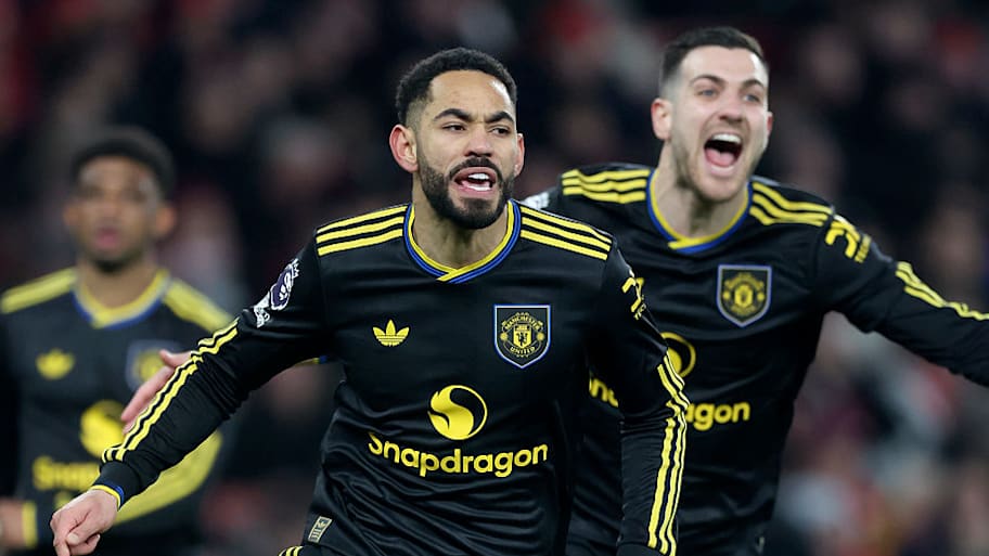 Matheus Cunha celebrating his goal vs. Arsenal