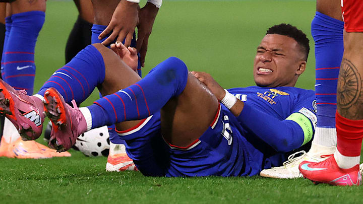 เอ็มบัปเป้บาดเจ็บน่าตกใจ ผู้จัดการทีมฝรั่งเศสเผยความจริงเบื้องหลังการออกจากสนามอย่างช็อกของดาวเตะ