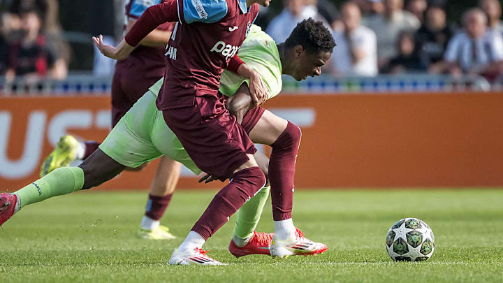FBL-EUR-YOUTH LEAGUE-TRABZONSPOR-BARCELONA