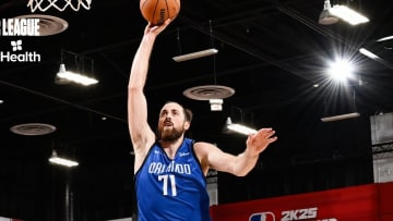 Jay Huff throws down a one-handed dunk during the Orlando Magic NBA Summer League game against the New Orleans Pelicans.