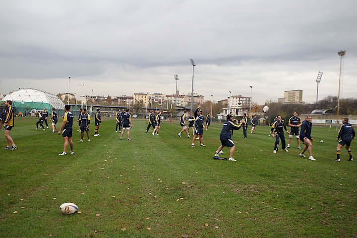 Wallabies Warm Up