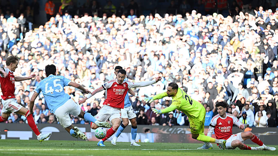 Gianluigi Donnarumma saves
