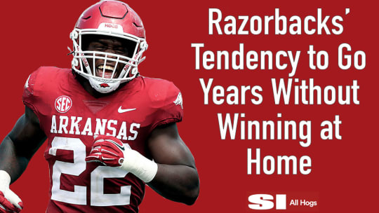 Kent Smith and Jacob Davis look back on 2021 win over Texas and analyze the Razorbacks tendency to go on long home losing streaks with past three Arkansas coaches.