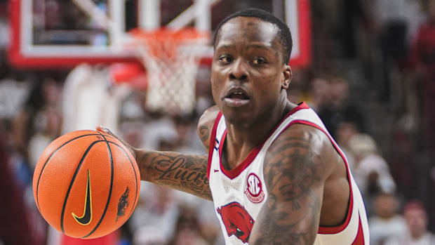Razorbacks guard Johnell Davis against Texas