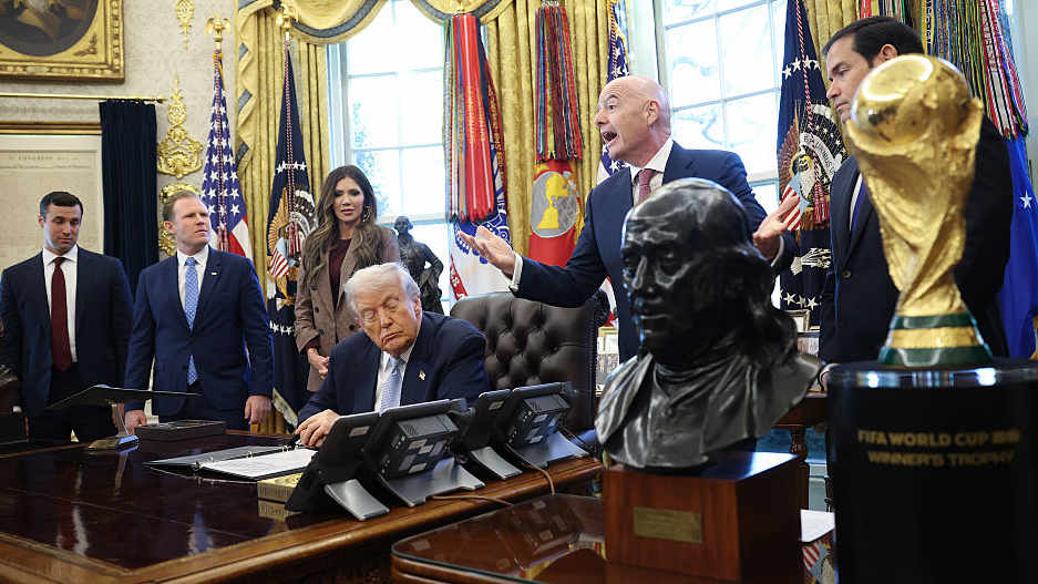 โดนัลด์ ทรัมป์, จานนี อินฟานติโน, ฟุตบอลโลก